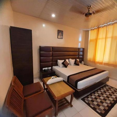 Pops Resort Pālampur Esterno foto