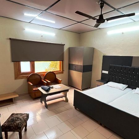 Pops Resort Pālampur Esterno foto