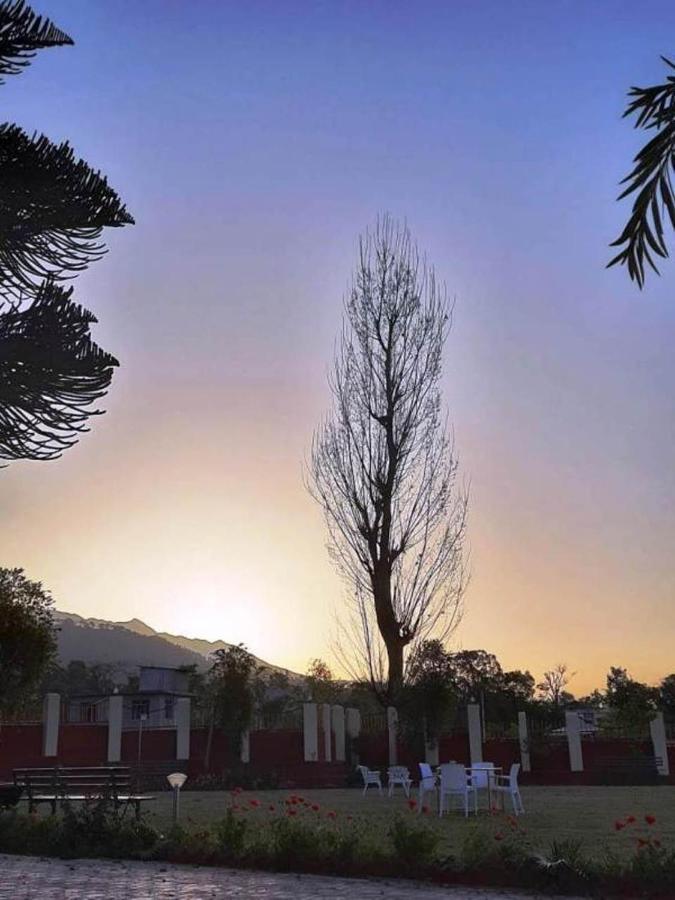 Pops Resort Pālampur Esterno foto