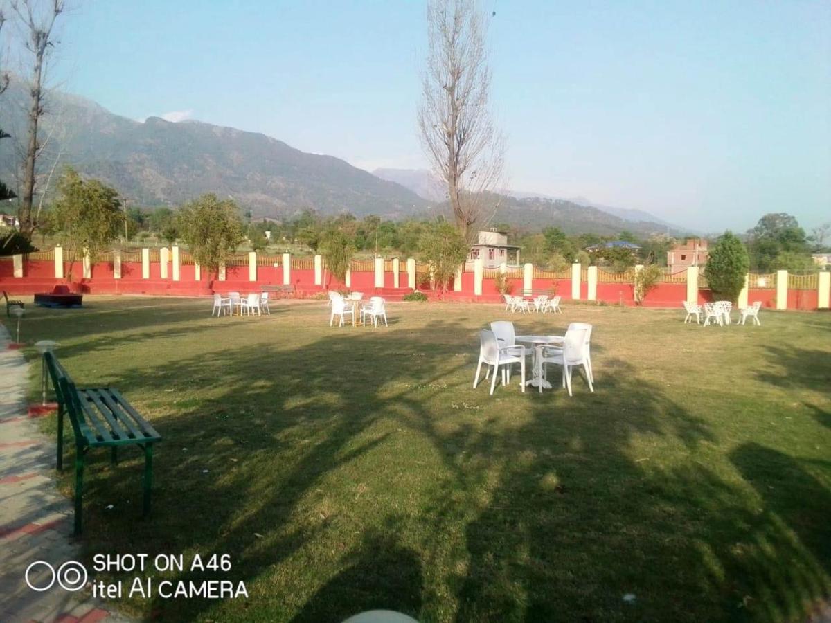 Pops Resort Pālampur Esterno foto