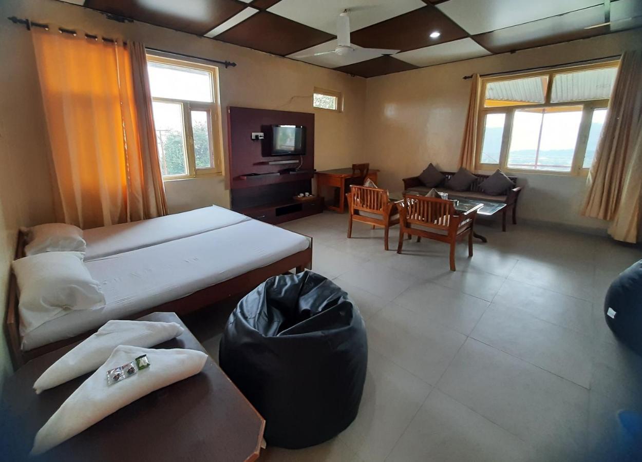 Pops Resort Pālampur Esterno foto