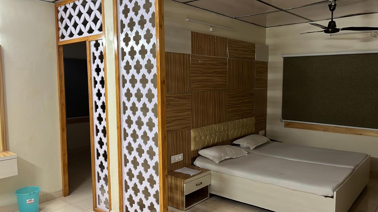 Pops Resort Pālampur Esterno foto