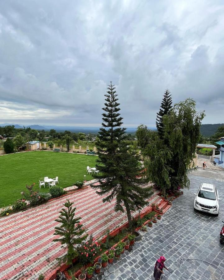 Pops Resort Pālampur Esterno foto