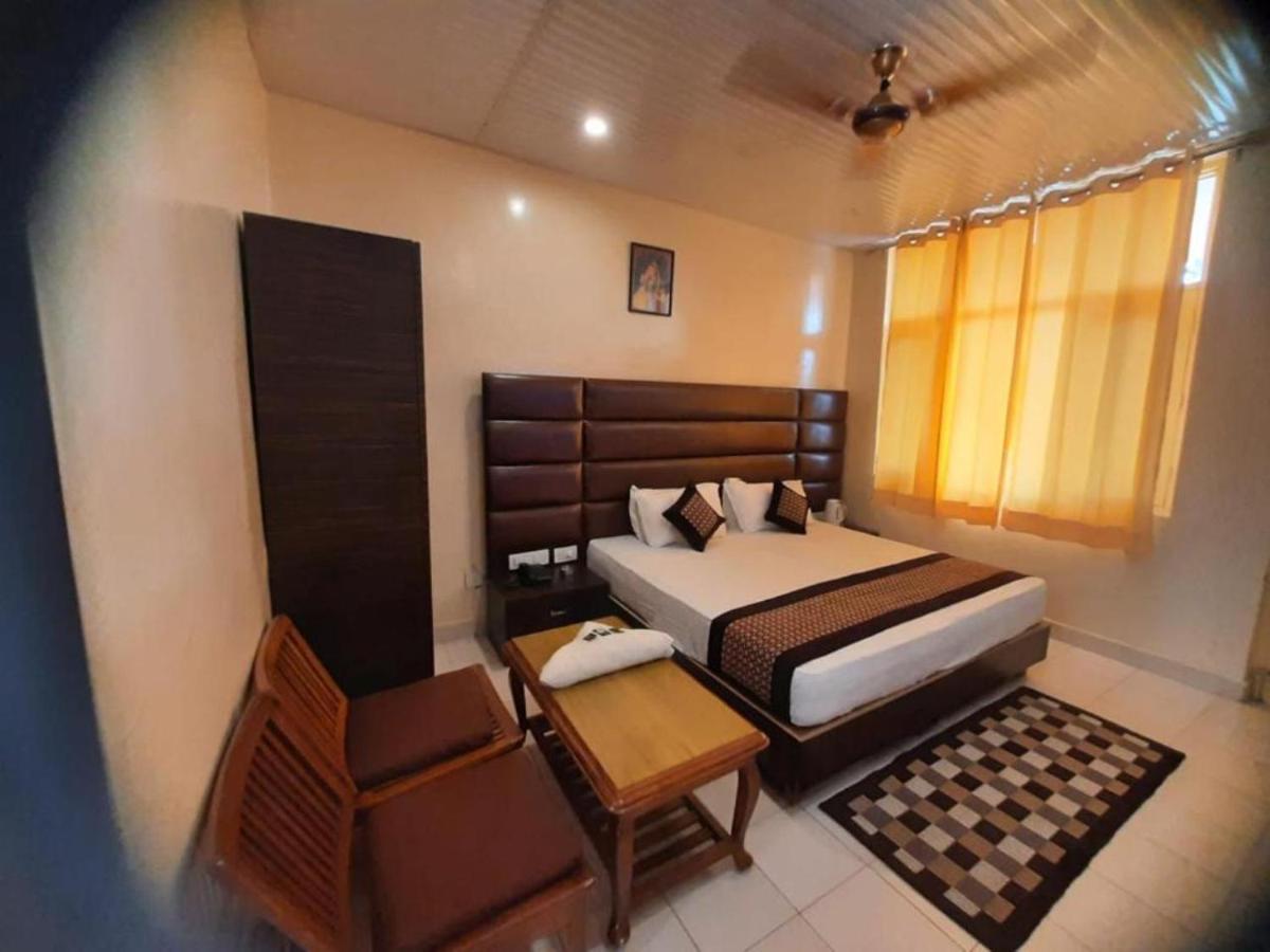 Pops Resort Pālampur Esterno foto
