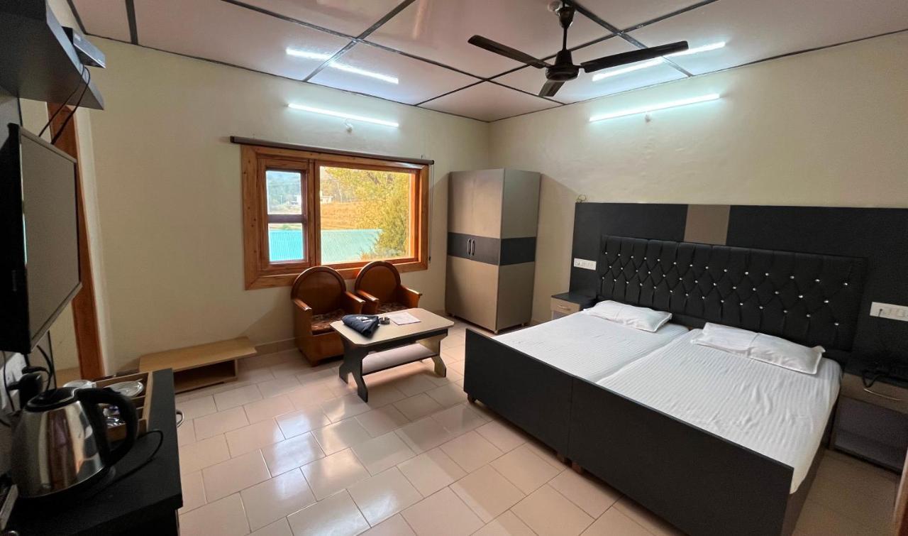 Pops Resort Pālampur Esterno foto