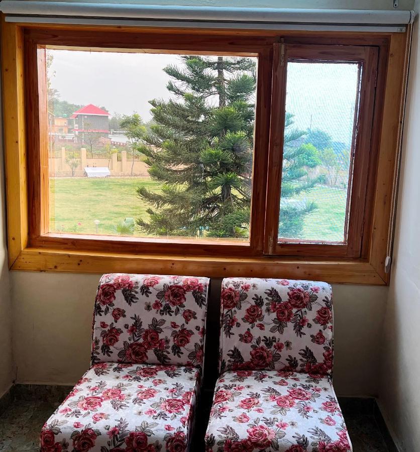 Pops Resort Pālampur Esterno foto