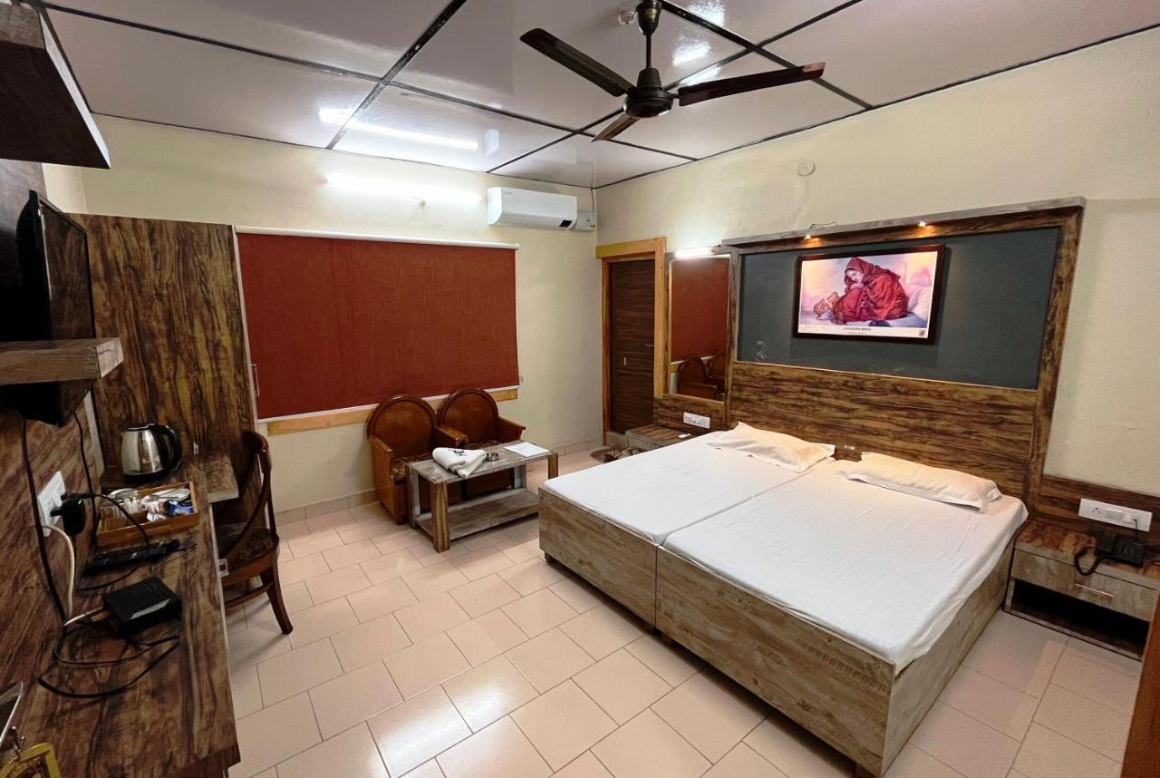 Pops Resort Pālampur Esterno foto