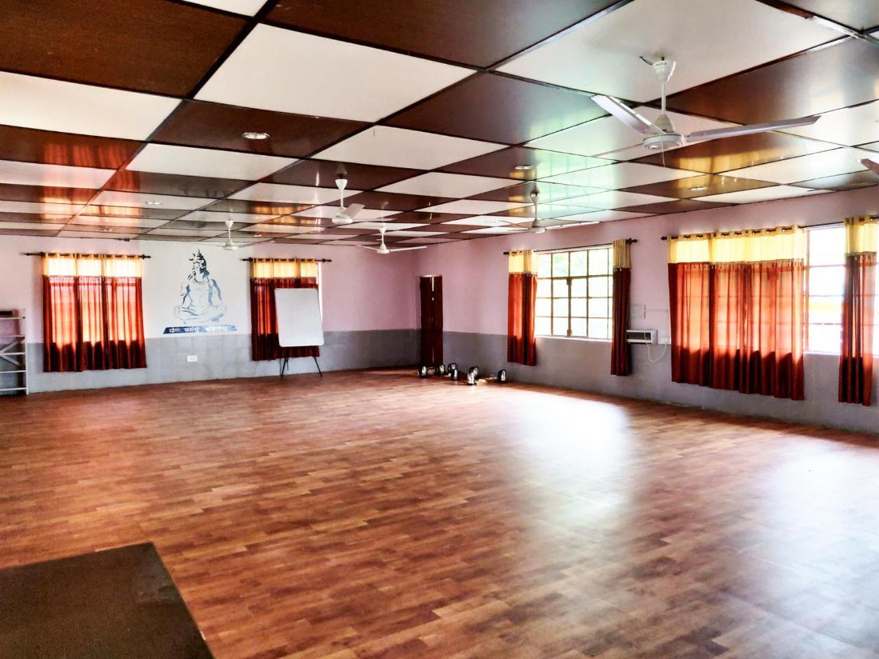 Pops Resort Pālampur Esterno foto