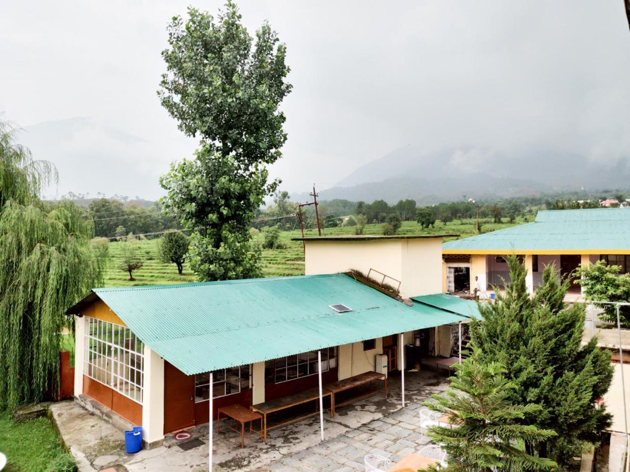 Pops Resort Pālampur Esterno foto