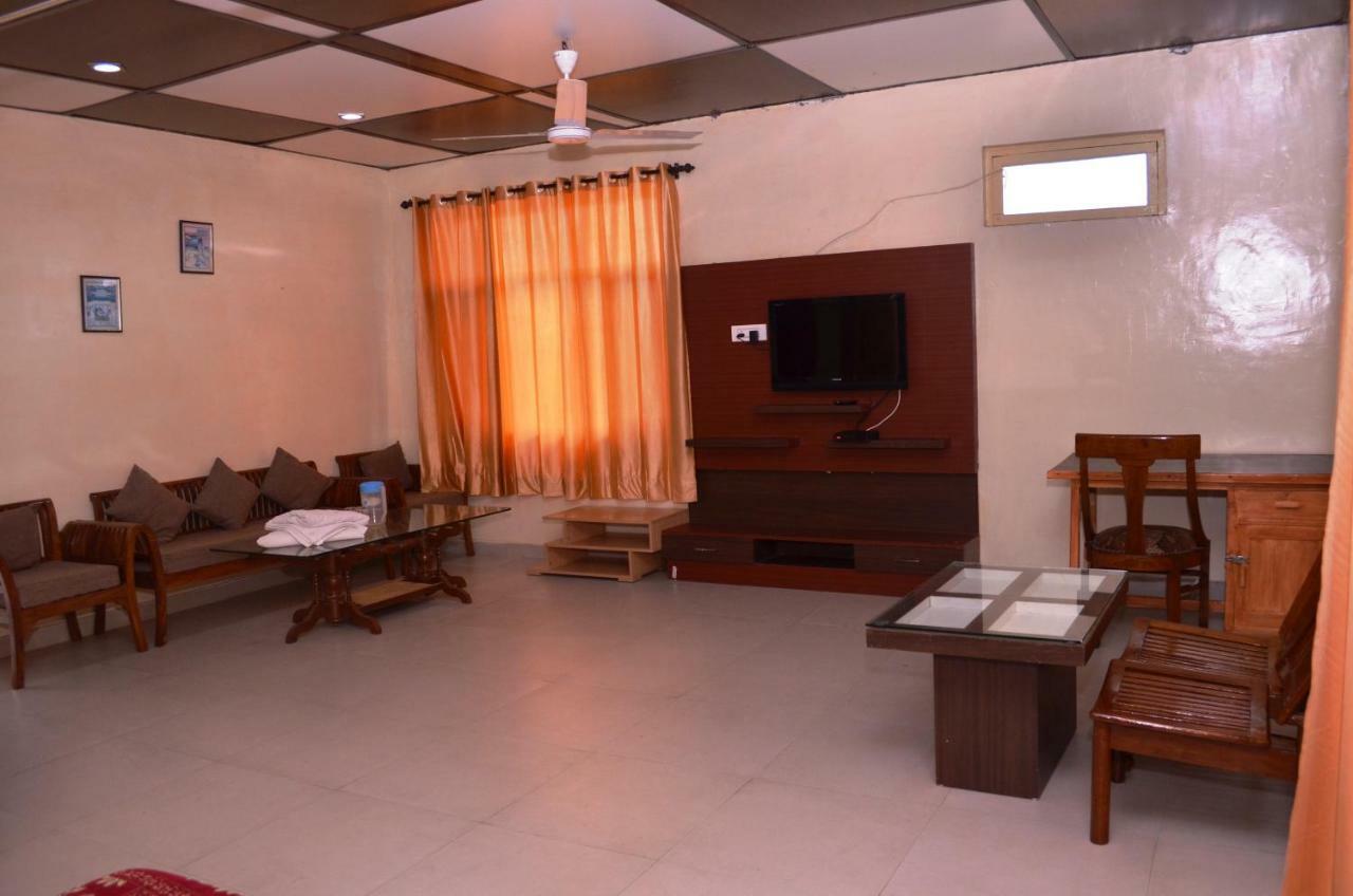 Pops Resort Pālampur Esterno foto
