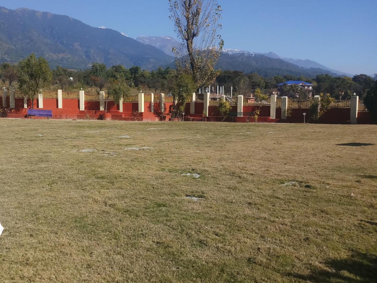 Pops Resort Pālampur Esterno foto